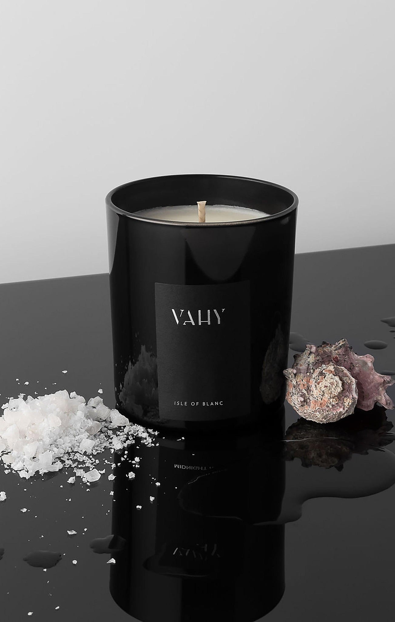 VAHY Isle of Blanc Scented Candle - Skin and Threads