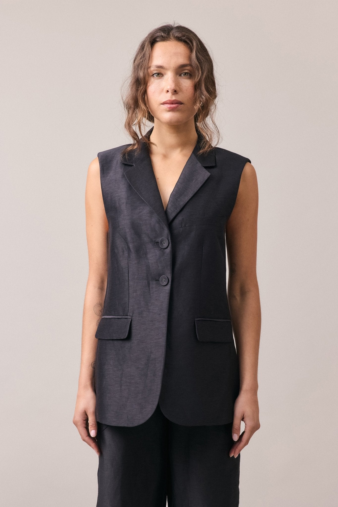 Remi Capsleeve Longline Vest