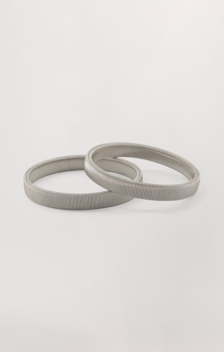 Silver sleeve garter for women.